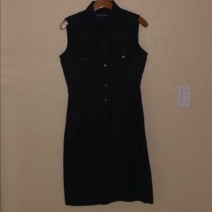 Hilfiger dress, so flattering, great condition.